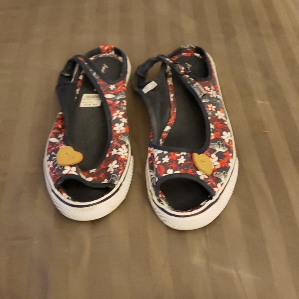 12W American Eagle Slingback Flats